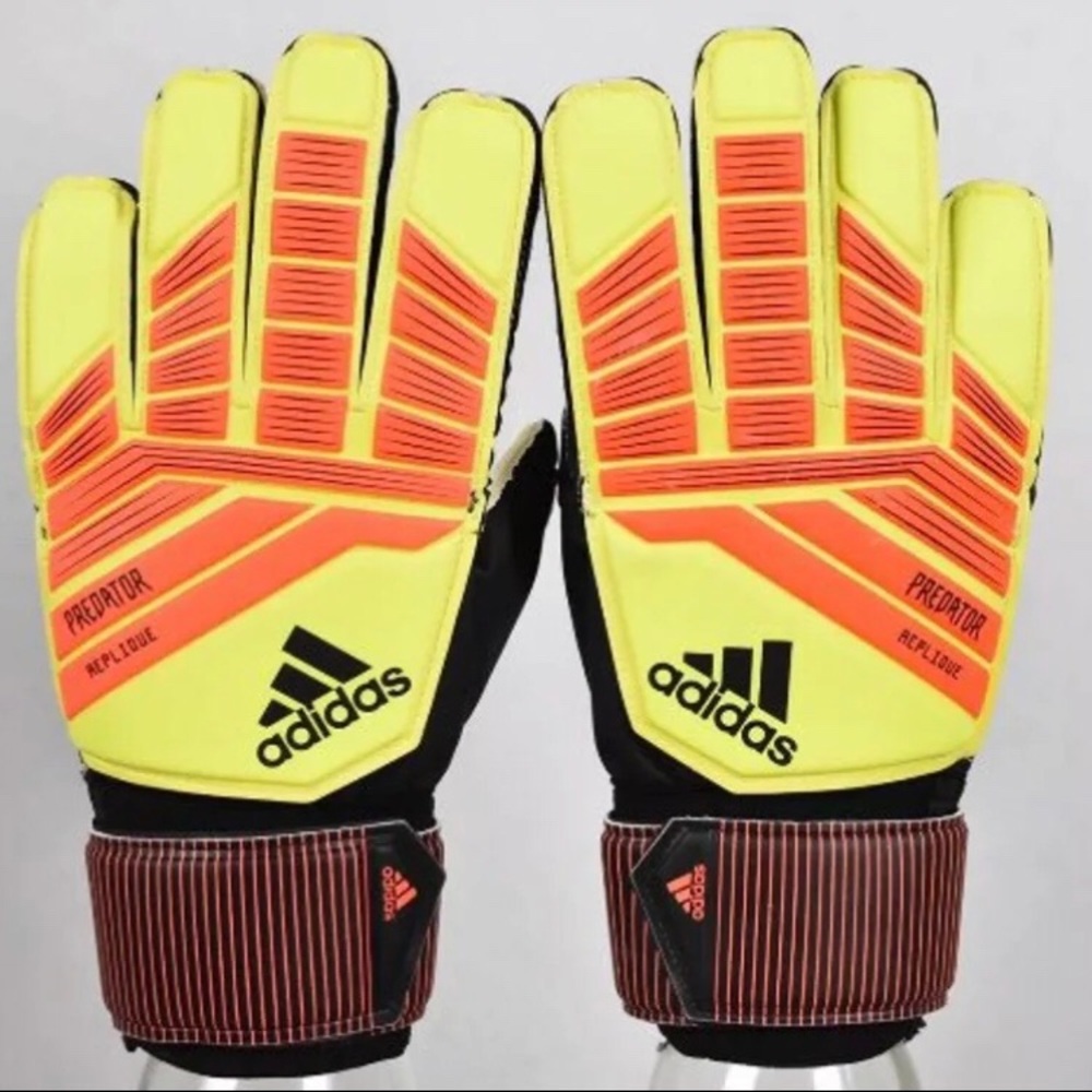 Adidas Predator Soccer gloves